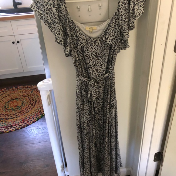 Size Large Maxi Dress Bundle - Picture 5 of 9